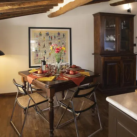 La Mansardina Beccheria 1 Double Bedroom, 1 Sofa Bed Appartamento