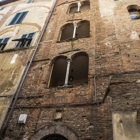 Appartamento La Mansardina Beccheria 1 Double Bedroom, 1 Sofa Bed Lucca